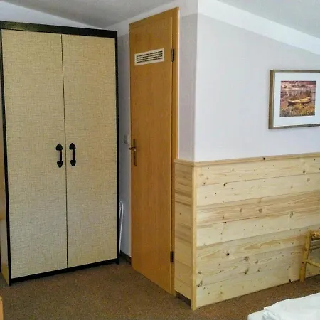 Reiterhof Mueller بيت ضيافة Baschuetz